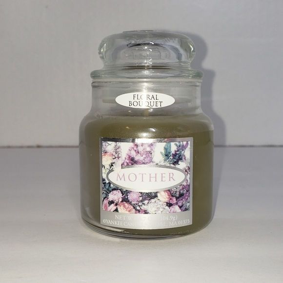 NEW YANKEE CANDLE 3.7oz MOTHER FLORAL BOUQUET Jar Housewarmer Candle - Picture 2 of 7
